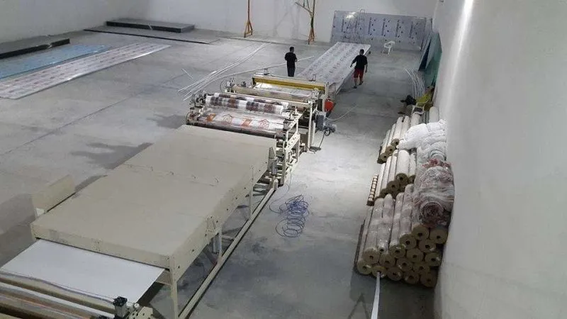 картинка Линия по производству сотового поликарбоната GL2100 от интернет-магазина Метасила