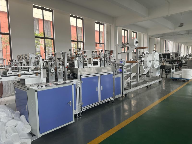 картинка Машина для производства одноразовых тапочек NA-25 от интернет-магазина Метасила
