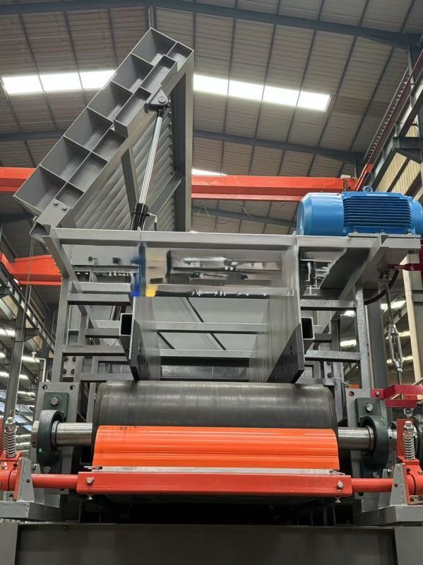 картинка Мобильный ленточный бункер питатель XD4 от интернет-магазина Метасила