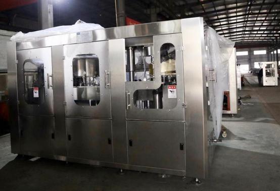 картинка Линия розлива напитков в банки  от интернет-магазина Метасила