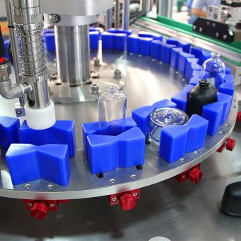 фото Станок для наполнения и укупорки жидкой продукции (модель CDF-80) от магазина Метасила