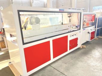 картинка Линия по производству оконных/дверных профилей из ПВХ  от магазина Метасила
