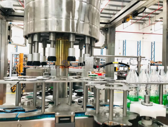 фото Маркировка упаковки этикетками оборудование от магазина Метасила