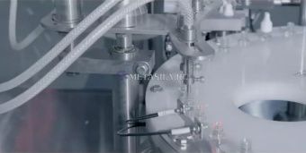 картинка Машина для розлива и закупорки жидкости в бутылки от магазина Метасила