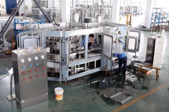 фото Станок для розлива энергетических напитков в железные банки  от магазина Метасила