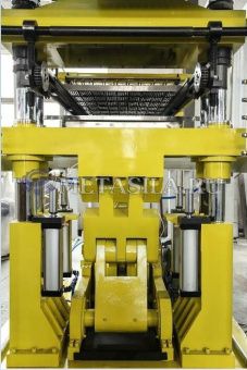 картинка Станок по изготовлению пластиковых стаканчиков D-02  от магазина Метасила