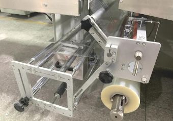 фото Горизонтальный станок для упаковки шоколада (модель Т8000) от магазина Метасила