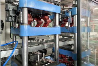 картинка Термоформовочный станок для производства пластиковой продукции T02G от магазина Метасила